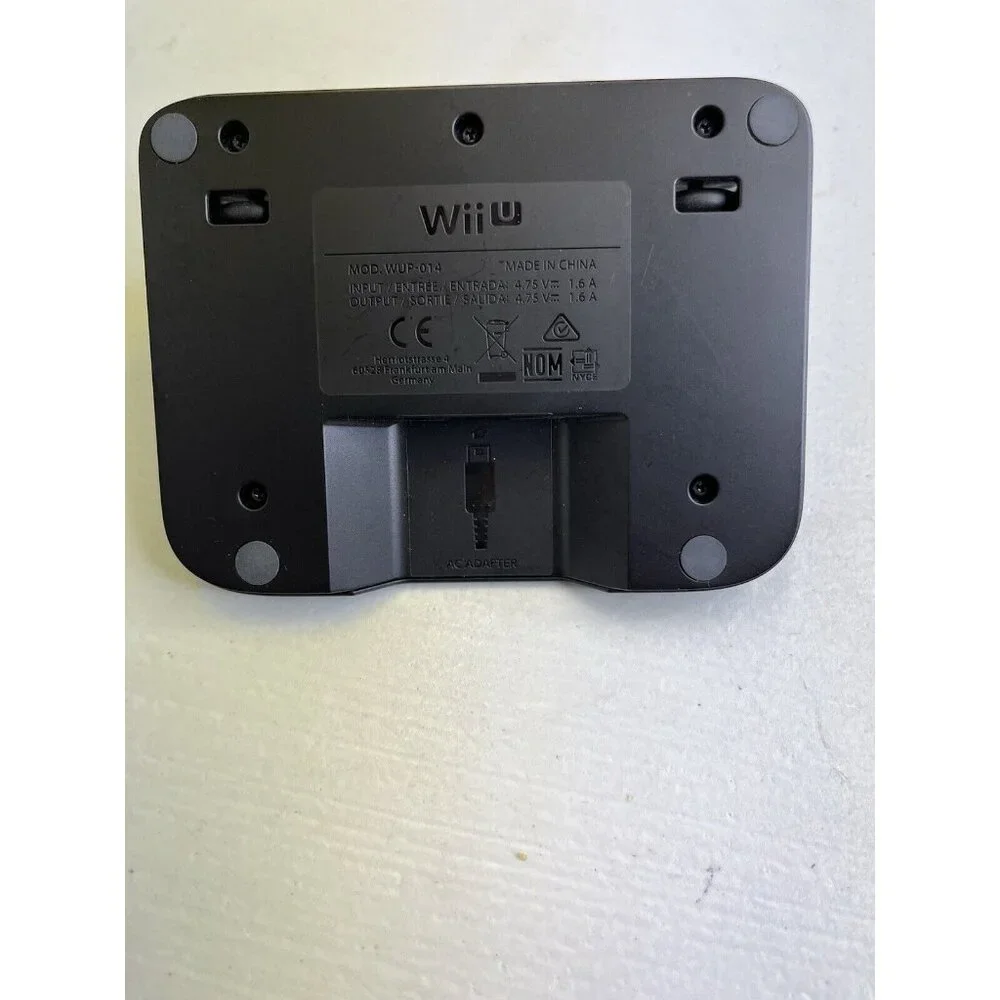 Wii Nintendo WUP-014 Black Handheld Game Pad Controller Charger Cradle Dock